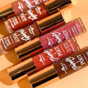 Thirsty Pout Hi-Shine Lip Gloss con brillo intenso y manteca de cacao