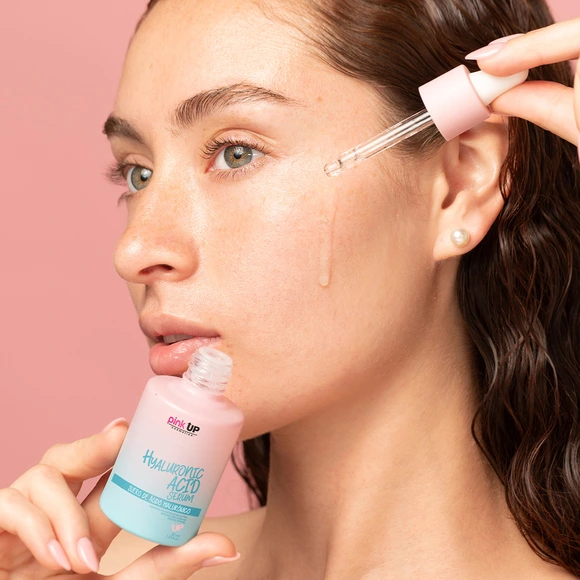 Suero facial de ácido hialurónico para hidratación profunda