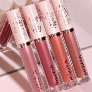 Labial liquido mate Moira Lip Divine waterproof de alta pigmentacion y larga duracion