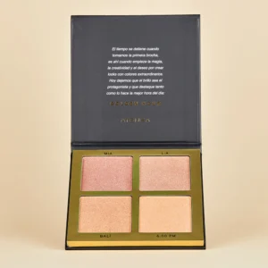 Paleta de Iluminadores Golden Hour Atenea con cuatro tonos radiantes de alta pigmentación
