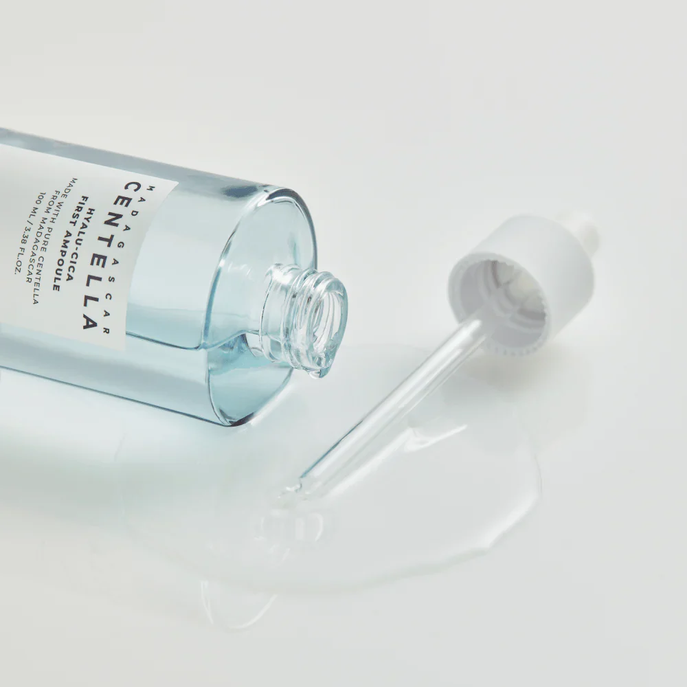 SKIN1004 Madagascar Centella Hyalu-Cica First Ampoule sérum hidratante con Centella Asiática y cinco tipos de ácido hialurónico